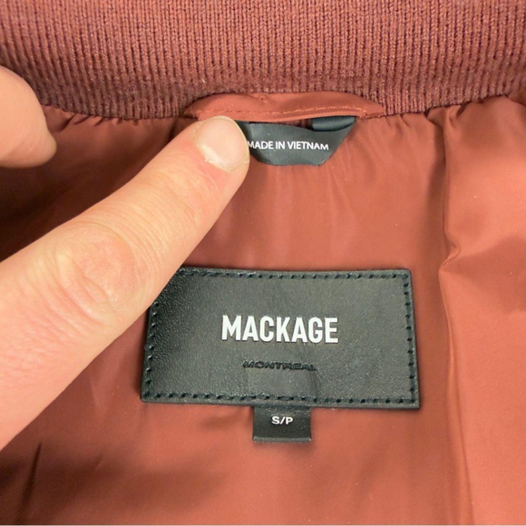 Mackage Women's Sz Small Adali-NFR 90% Duck Down, 10% Feathers Duck Down Puffer - Picture 2 of 8